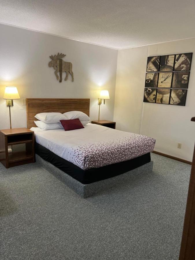 Northwoods Motel Ladysmith Esterno foto